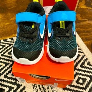 Toddler Nike size 4